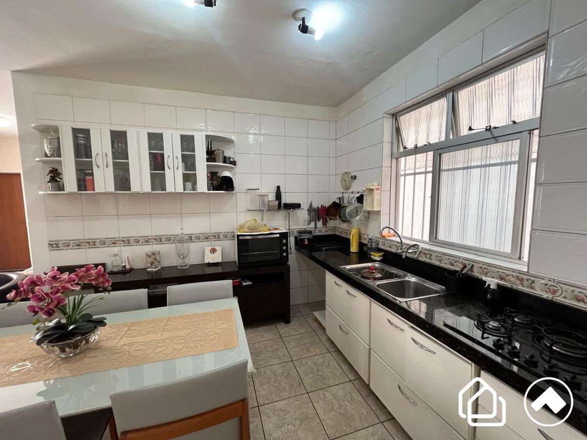 Casa, Buritis, 5 Quartos, 5 Vagas, 1 Suíte