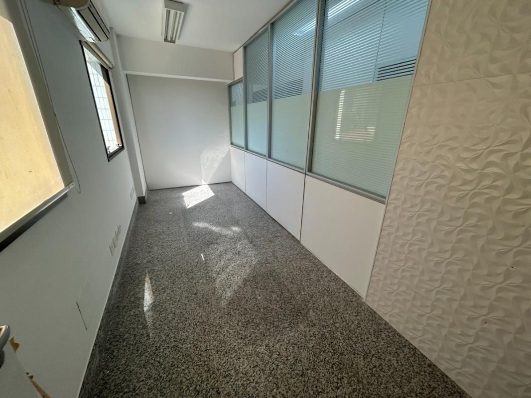 Sala, Savassi, 0 Quarto, 2 Vagas