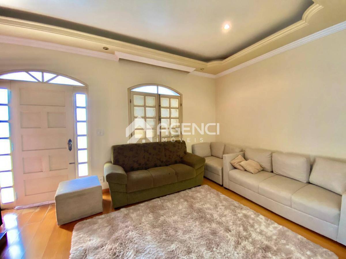 Casa, Camargos, 3 Quartos, 0 Vaga, 1 Suíte