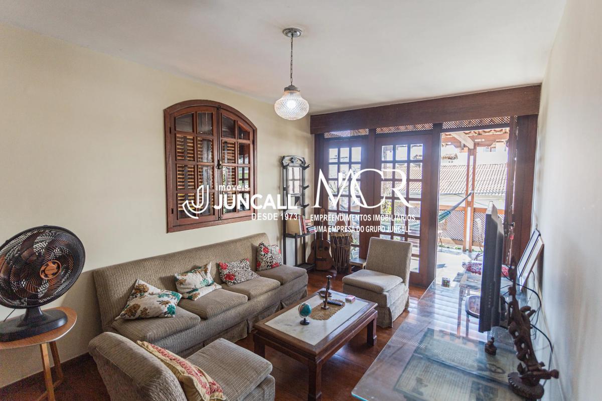 Casa, Concórdia, 8 Quartos, 4 Vagas, 2 Suítes