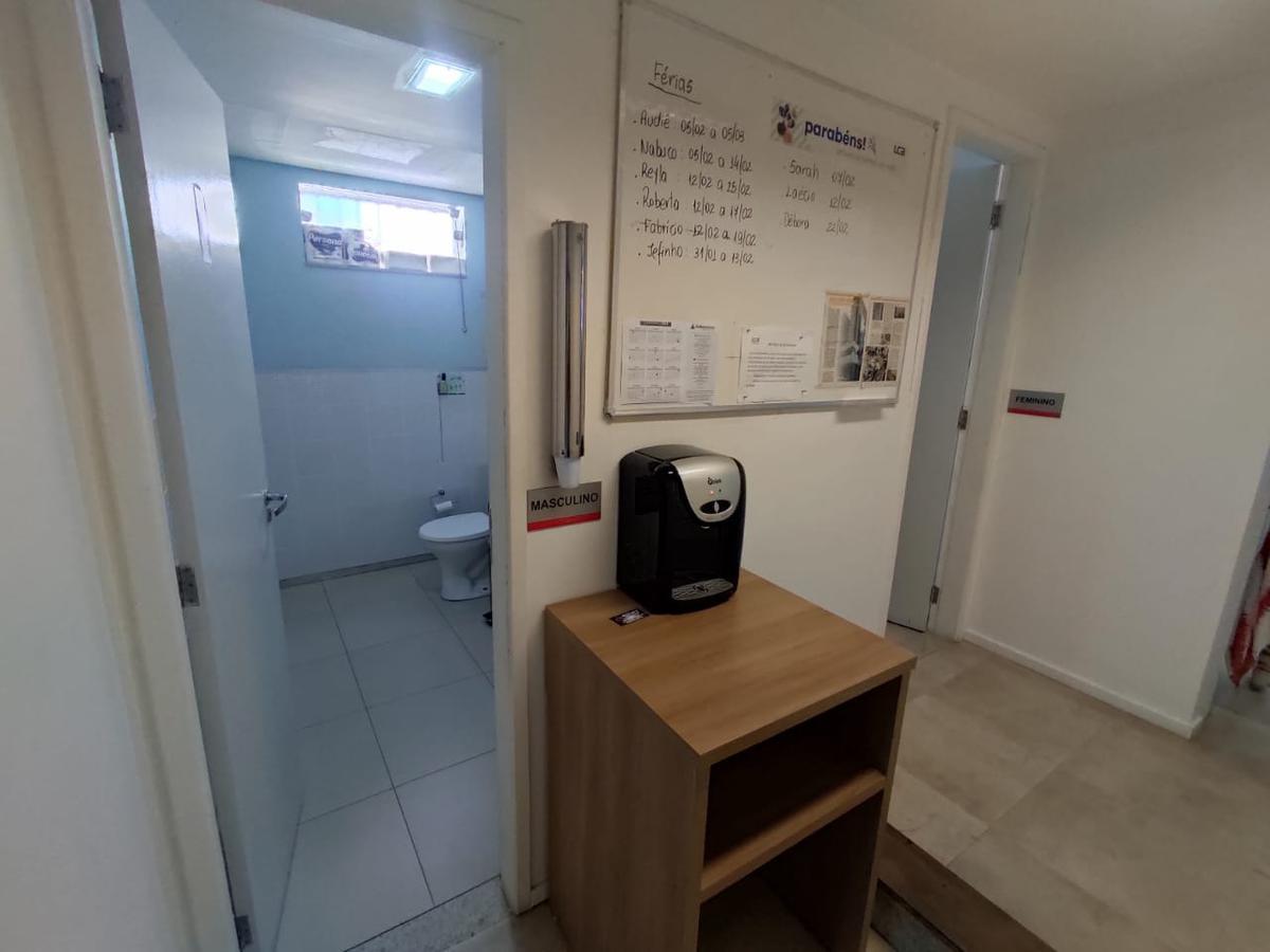 Casa Comercial, Vila Paris, 1 Quarto, 4 Vagas