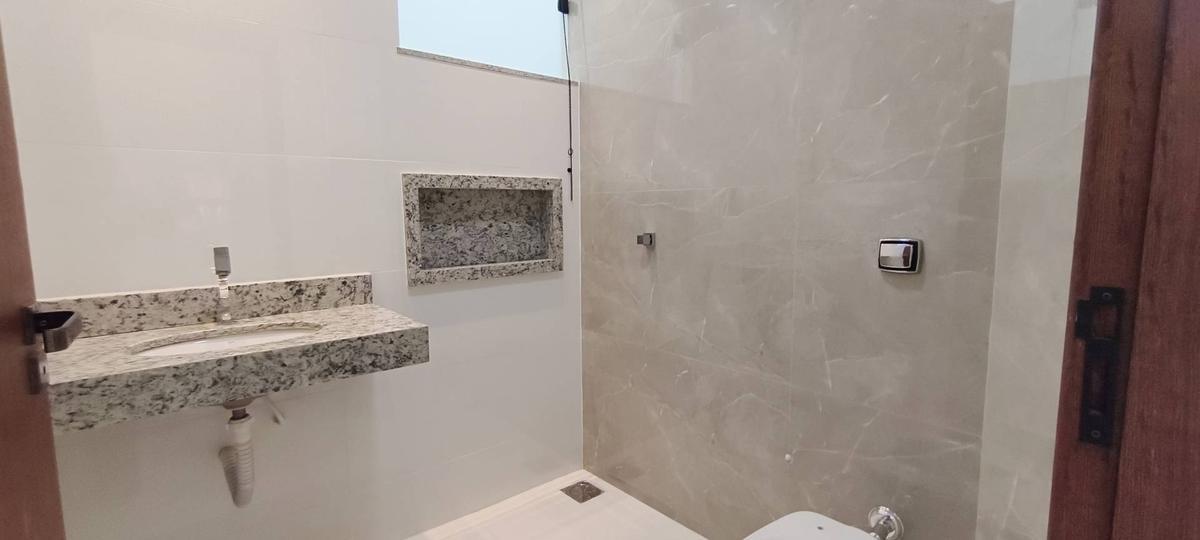 Casa, Alto Serenata, 3 Quartos, 2 Vagas, 1 Suíte