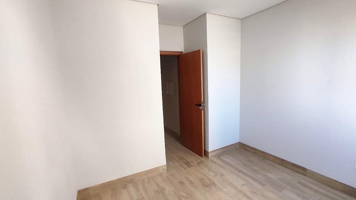 Casa, Jaraguá, 4 Quartos, 3 Vagas, 1 Suíte