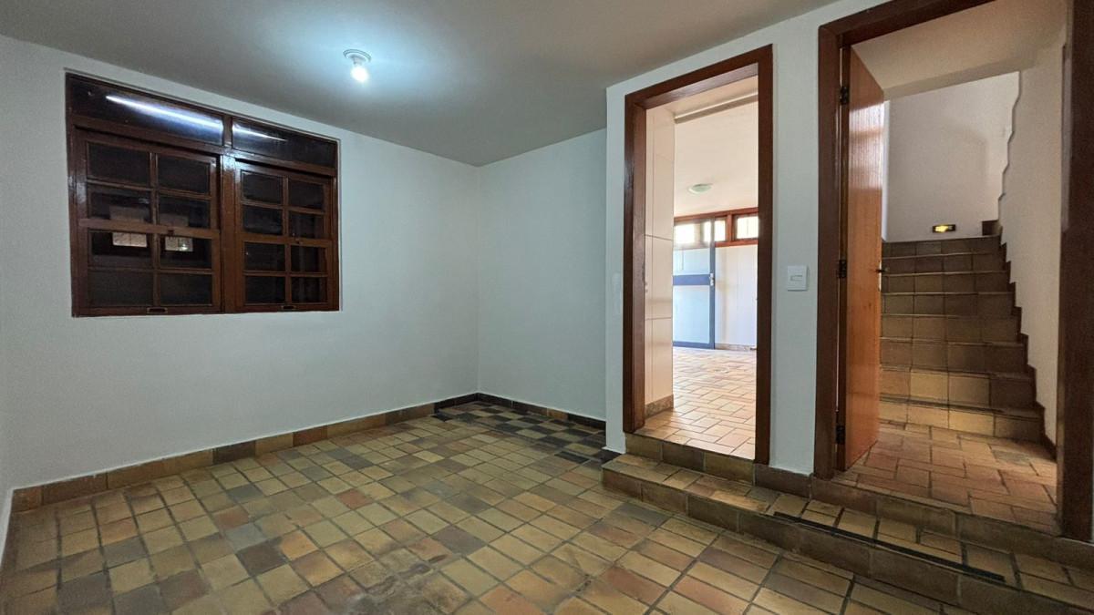 Casa Comercial, Santa Teresa, 8 Quartos, 6 Vagas, 2 Suítes