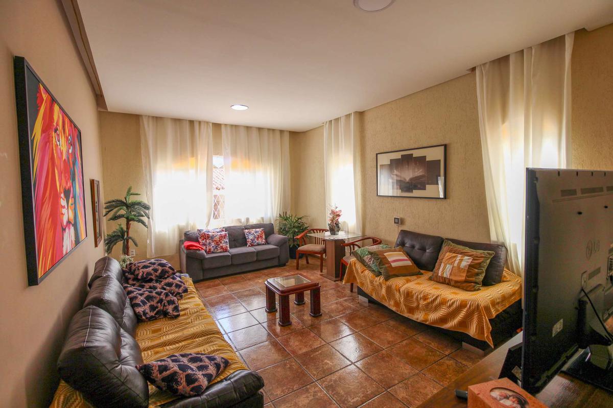 Casa, Planalto, 5 Quartos, 5 Vagas, 1 Suíte