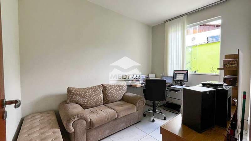 Casa, Santa Efigênia, 3 Quartos, 2 Vagas, 2 Suítes