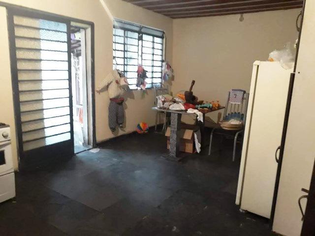 Casa, Carlos Prates