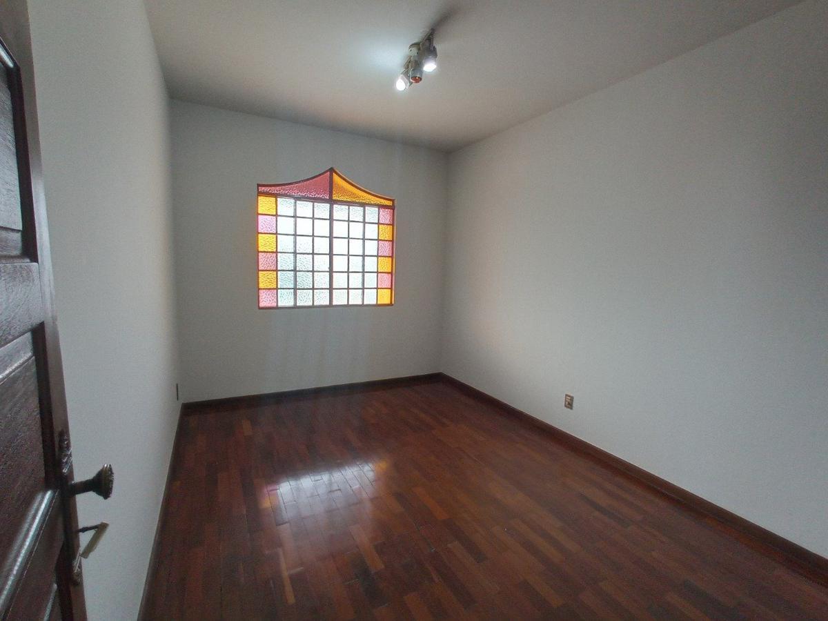 Casa, Santa Branca, 3 Quartos, 1 Vaga, 1 Suíte