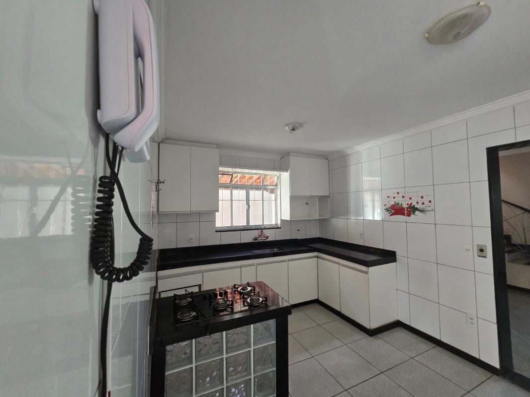 Casa, Trevo, 4 Quartos, 3 Vagas, 1 Suíte