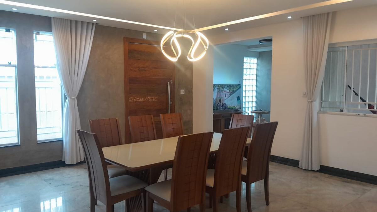 Casa, Sagrada Família, 4 Quartos, 3 Vagas, 2 Suítes