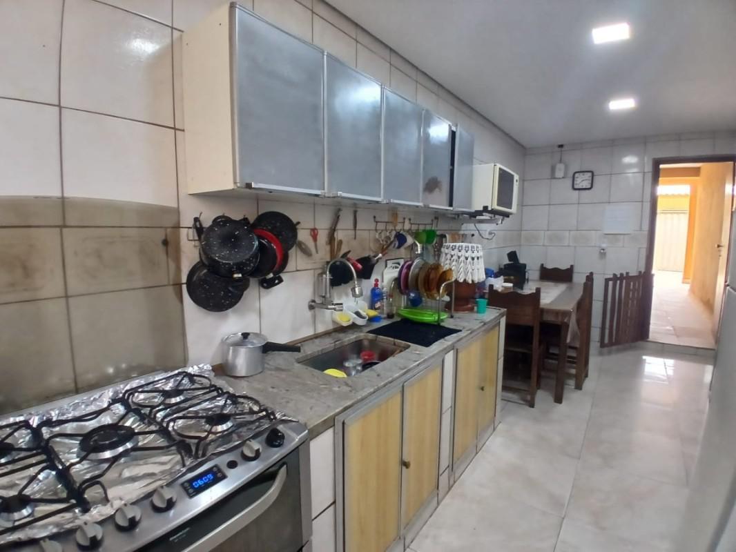 Casa, Campo Alegre, 6 Quartos, 3 Vagas, 2 Suítes