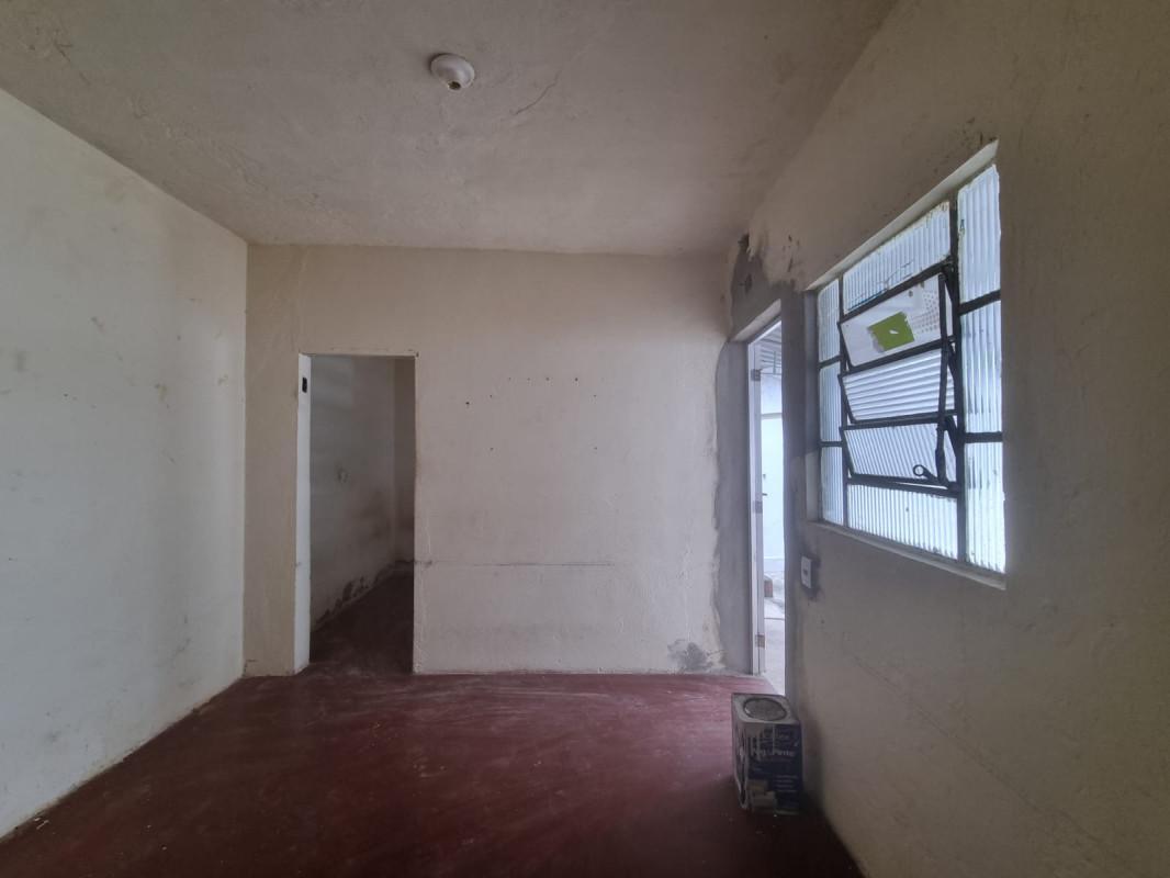 Quitinete, Industrial, 1 Quarto, 0 Vaga