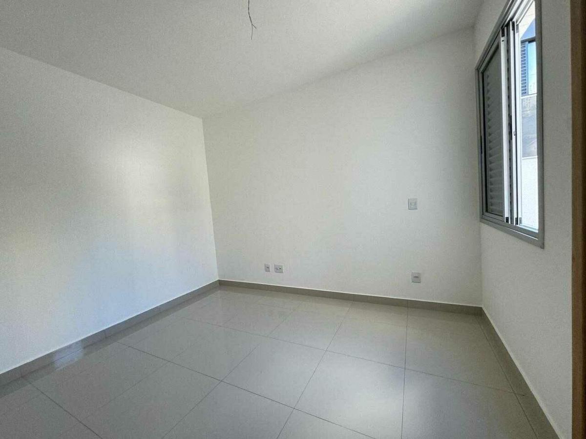 Apartamento, Vila Paris, 2 Quartos, 3 Vagas, 2 Suítes