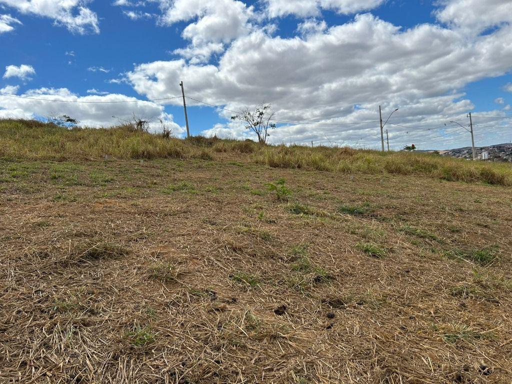 Lote, Centro, 0 Quarto, 0 Vaga