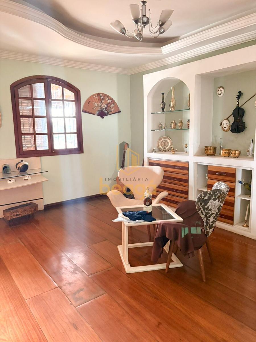 Casa, Camargos, 3 Quartos, 4 Vagas, 2 Suítes