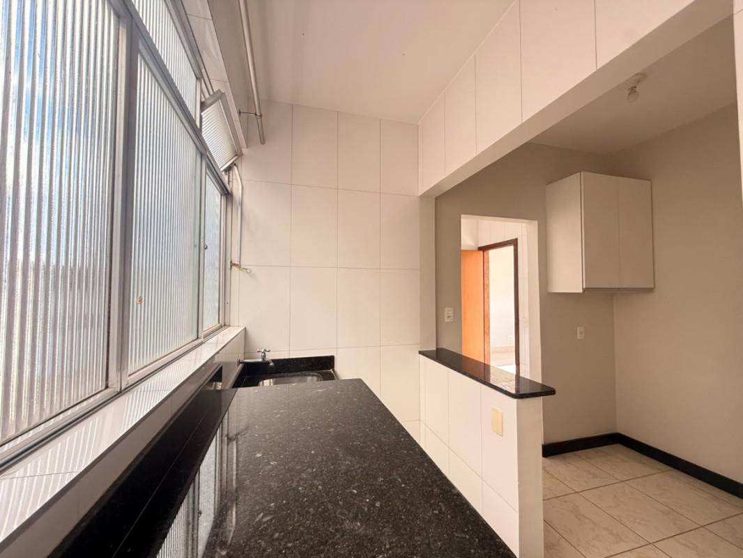 Apartamento, Sagrada Família, 2 Quartos, 1 Vaga, 1 Suíte
