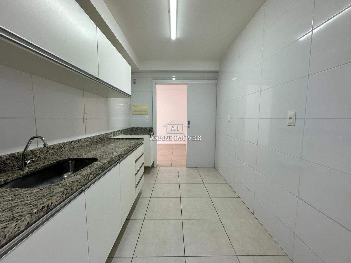 Apartamento, Floresta, 2 Quartos, 0 Vaga, 1 Suíte