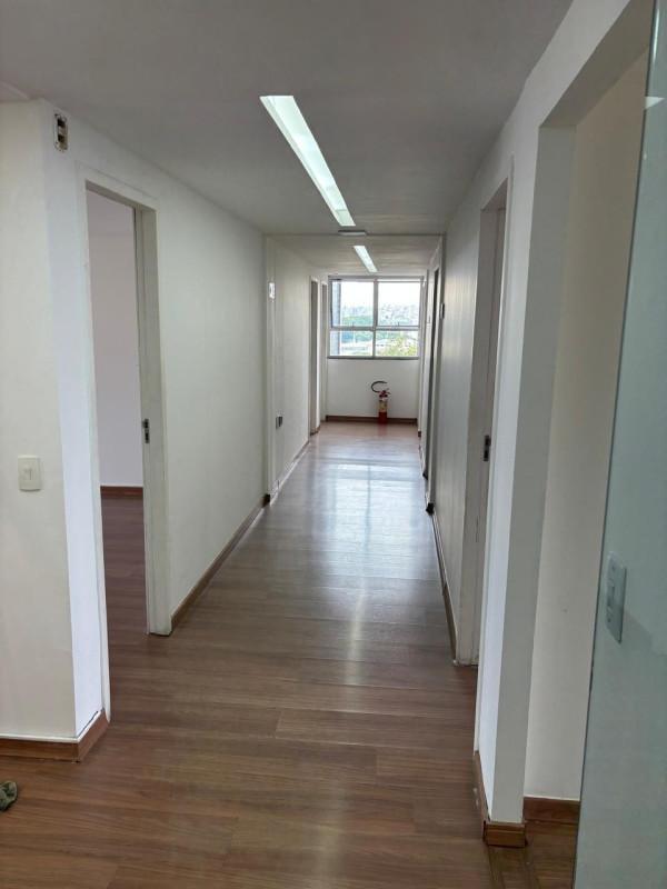 Sala, Barro Preto, 0 Quarto, 5 Vagas
