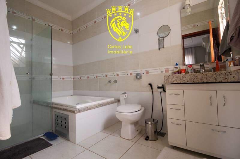 Casa, João Pinheiro, 5 Quartos, 5 Vagas, 1 Suíte