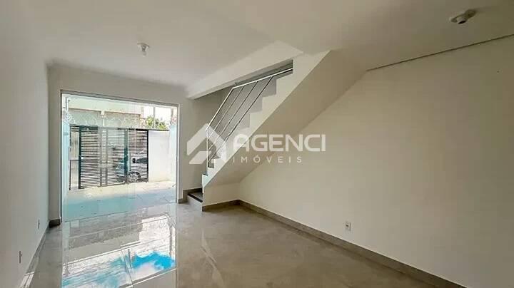 Casa, Piratininga (venda Nova), 2 Quartos, 0 Vaga, 2 Suítes