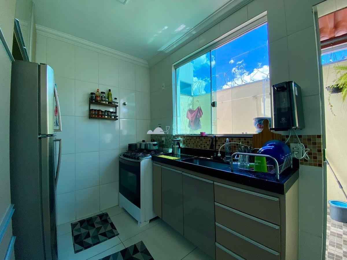 Casa, Europa, 3 Quartos, 1 Vaga, 1 Suíte