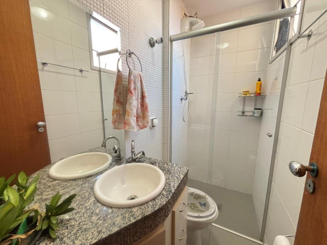 Apartamento, Sagrada Família, 2 Quartos, 1 Vaga, 1 Suíte
