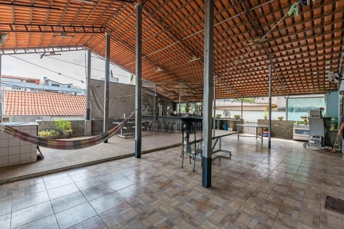 Casa, João Pinheiro, 5 Quartos, 4 Vagas, 1 Suíte