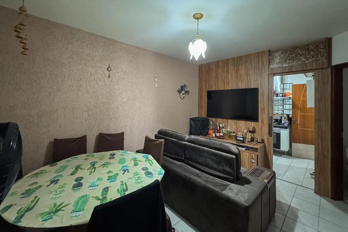Casa, Fernão Dias, 2 Quartos, 1 Vaga
