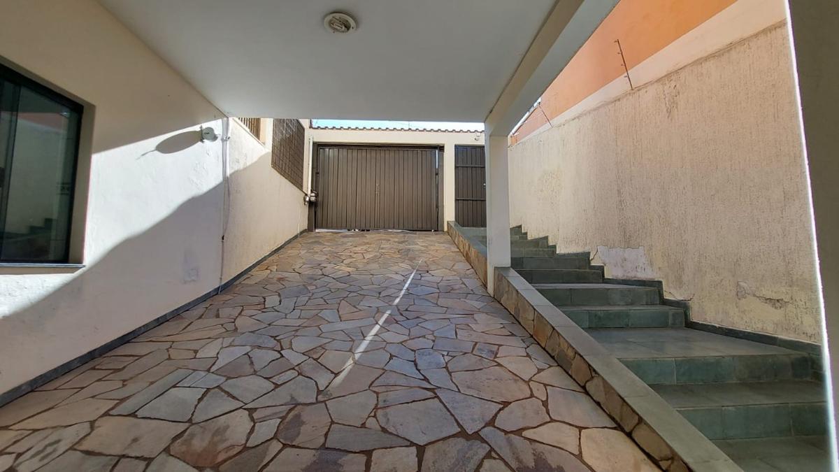 Casa, Jardim Europa, 3 Quartos, 3 Vagas, 1 Suíte