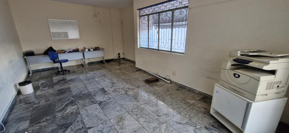Casa, Concórdia, 10 Quartos, 8 Vagas, 1 Suíte