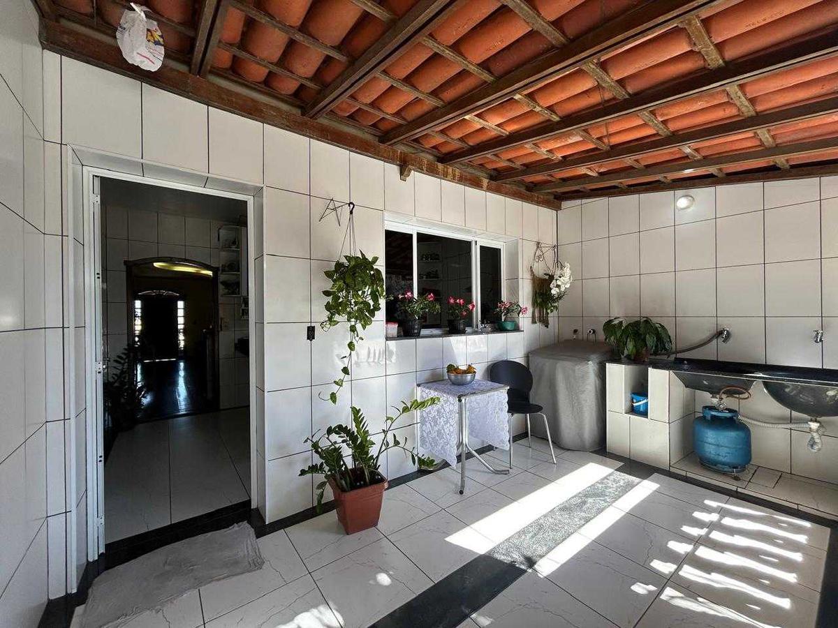 Casa, Canaã, 3 Quartos, 4 Vagas, 1 Suíte