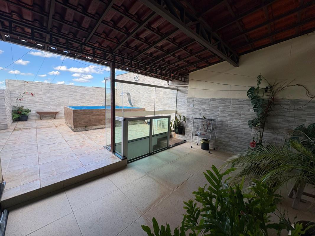 Casa, Castanheira (barreiro), 3 Quartos, 2 Vagas, 1 Suíte