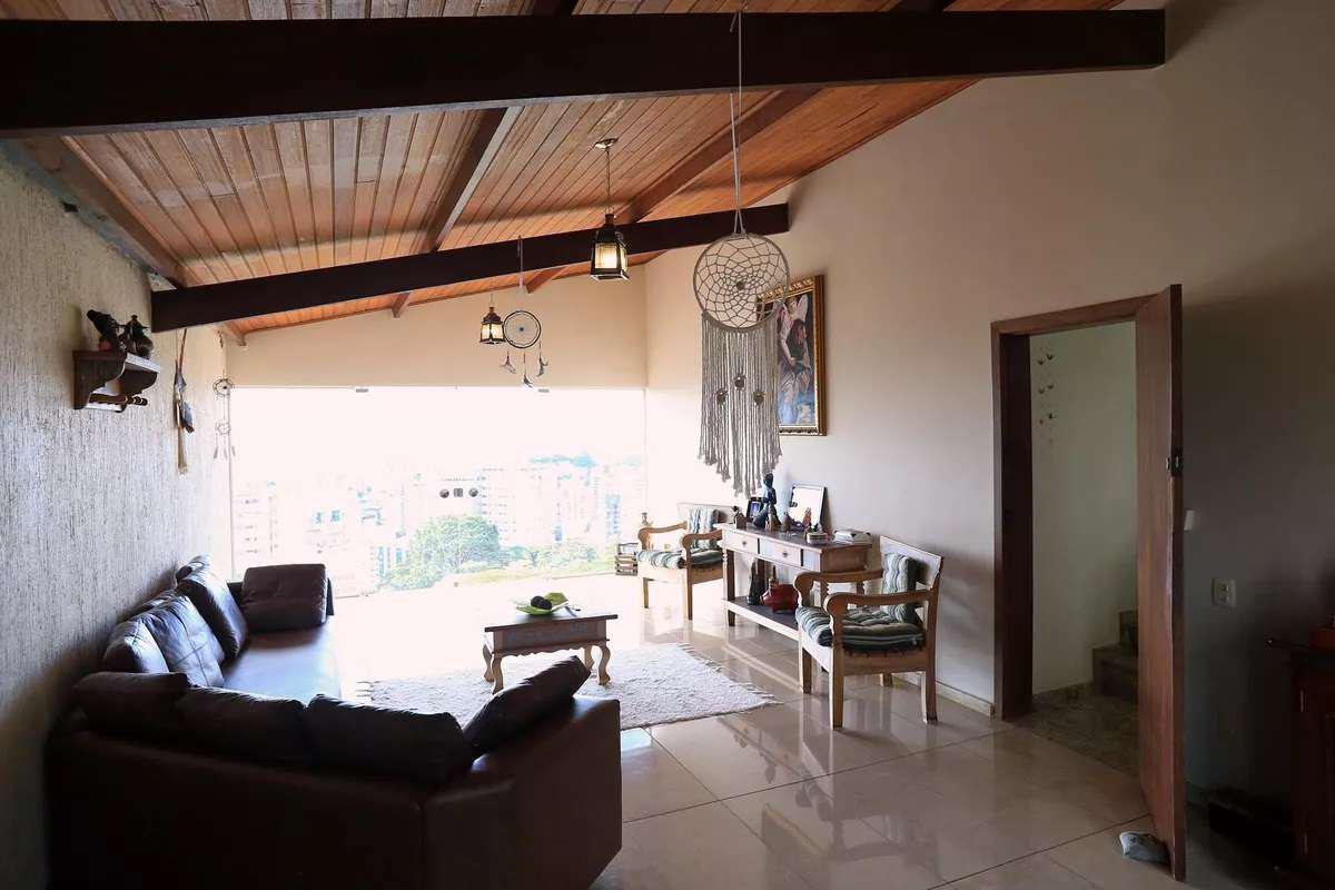 Casa, Mangabeiras, 4 Quartos, 4 Vagas, 1 Suíte