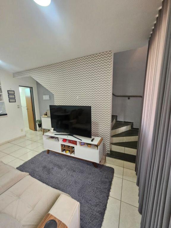 Casa, Vila Francisco de Moura, 2 Quartos, 1 Vaga