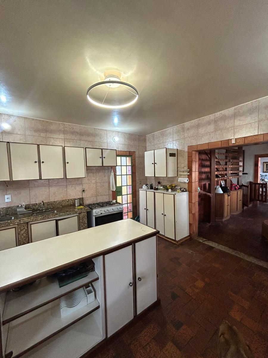 Casa Comercial, Castelo, 5 Quartos, 2 Vagas, 1 Suíte