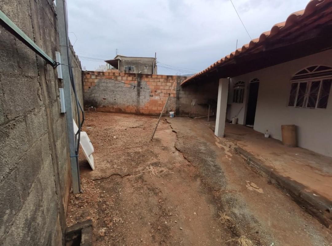 Casa, Jardim Montanhes, 2 Quartos, 2 Vagas