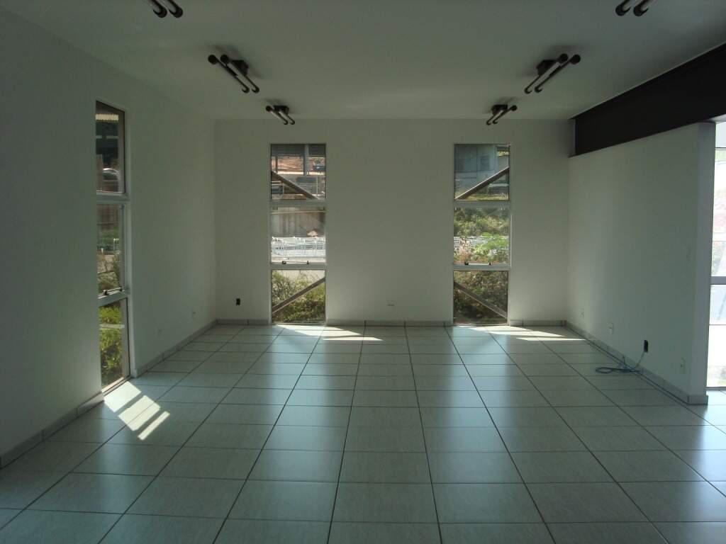 Galpão, Distrito Industrial, 26 Vagas