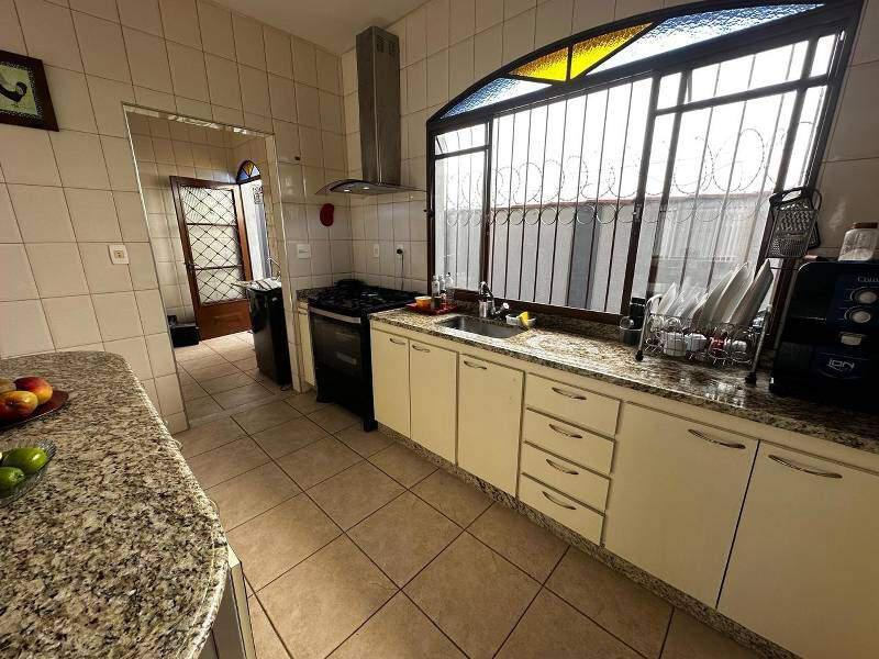 Casa, Nova Granada, 5 Quartos, 6 Vagas, 1 Suíte