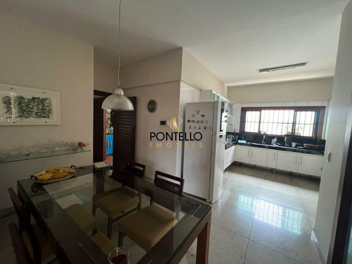 Casa, Santa Rita de Cássia, 8 Quartos, 4 Vagas, 2 Suítes