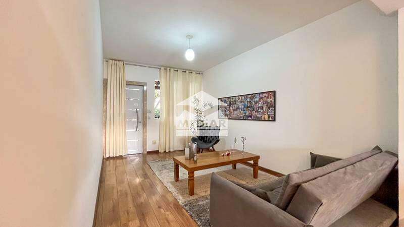 Casa, Castelo, 5 Quartos, 3 Vagas, 1 Suíte