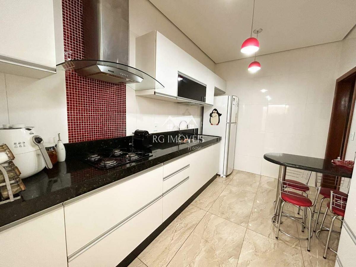 Casa, Barreiro, 3 Quartos, 4 Vagas, 1 Suíte