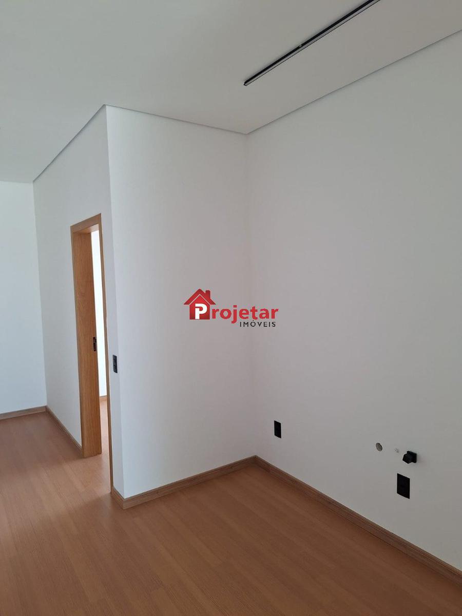 Casa, Água Limpa, 4 Quartos, 6 Vagas, 3 Suítes