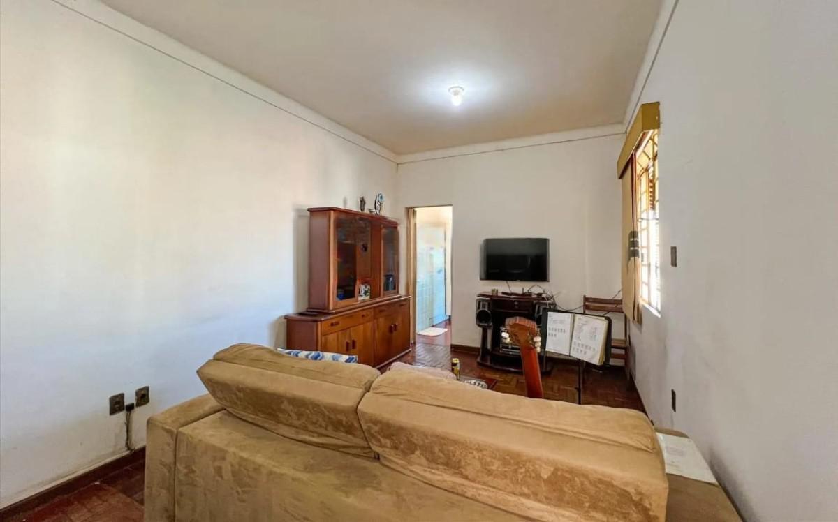 Casa, Sagrada Família, 2 Quartos, 3 Vagas, 2 Suítes