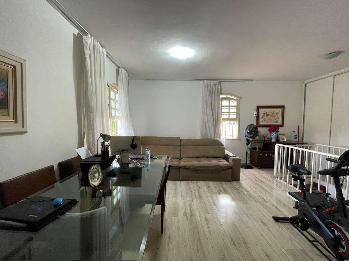 Casa, Santa Lúcia, 5 Quartos, 4 Vagas, 1 Suíte