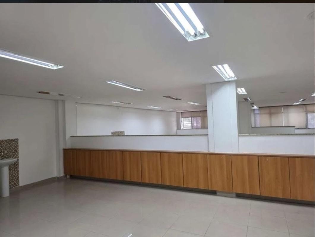 Prédio, Barro Preto, 1 Quarto, 0 Vaga, 1 Suíte