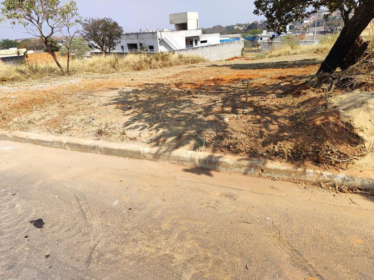 Lote, Vila dos Ipês, 0 Quarto, 0 Vaga