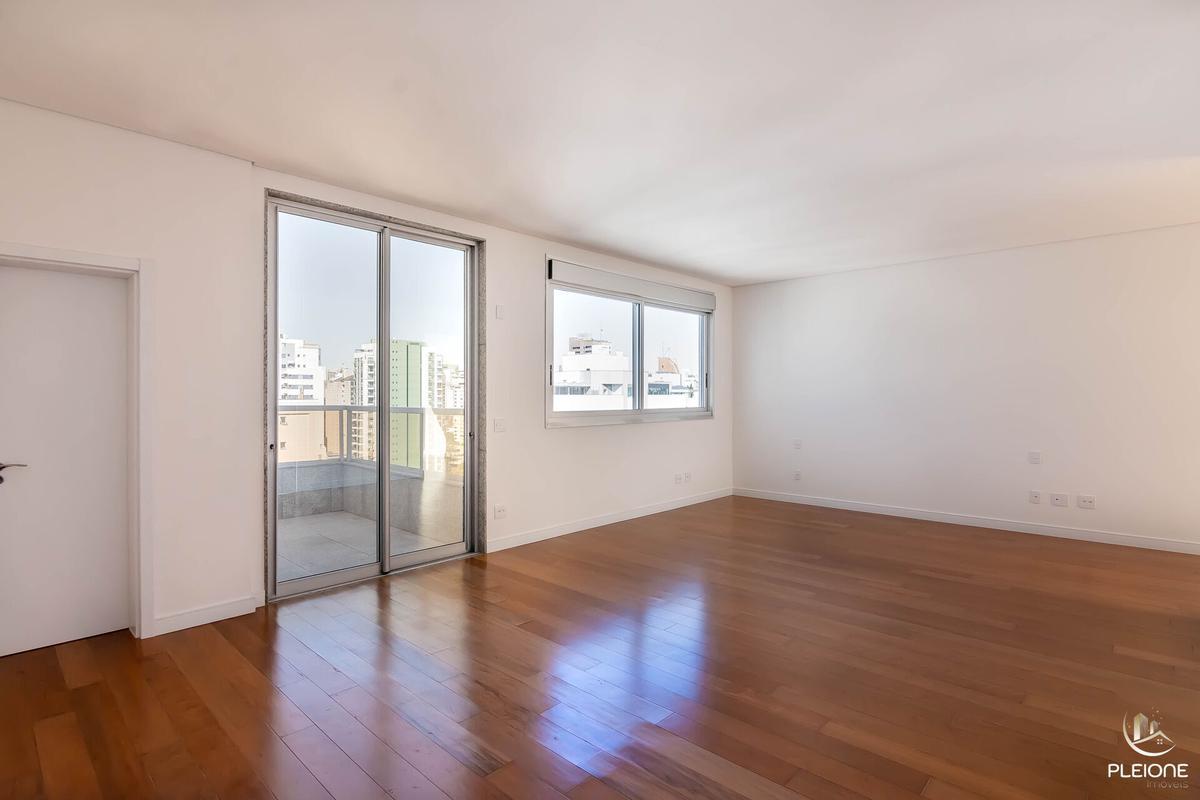 Apartamento, Funcionários, 4 Quartos, 6 Vagas, 4 Suítes