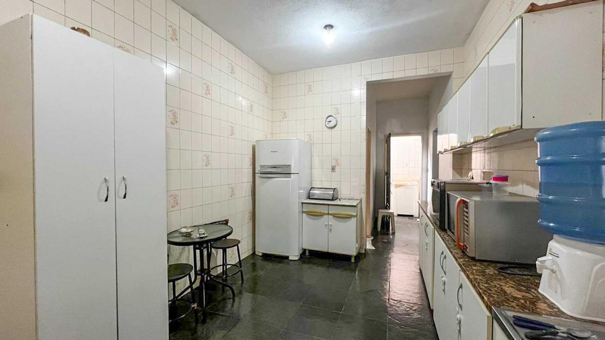 Casa, Santa Terezinha, 4 Quartos, 5 Vagas, 1 Suíte