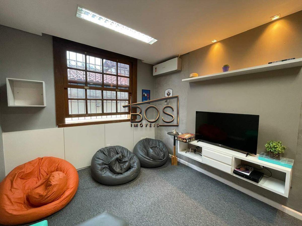 Casa, Vila Paris, 6 Quartos, 4 Vagas