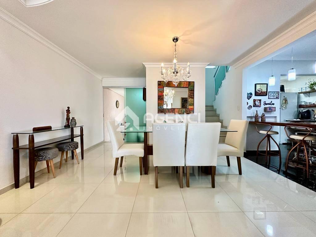 Casa, Cabral, 3 Quartos, 0 Vaga, 2 Suítes